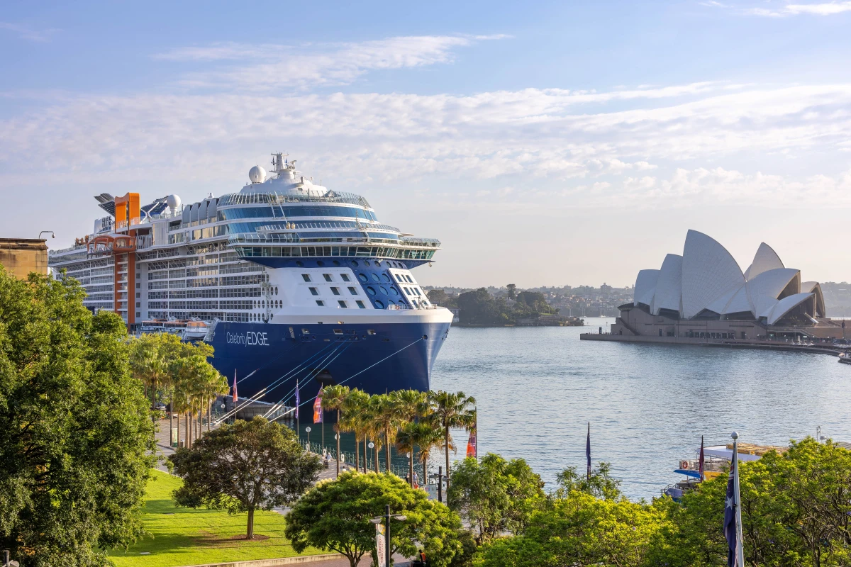 https://media.leisurecom.com/cruise/image-2025-04-01-13-57-38.webp