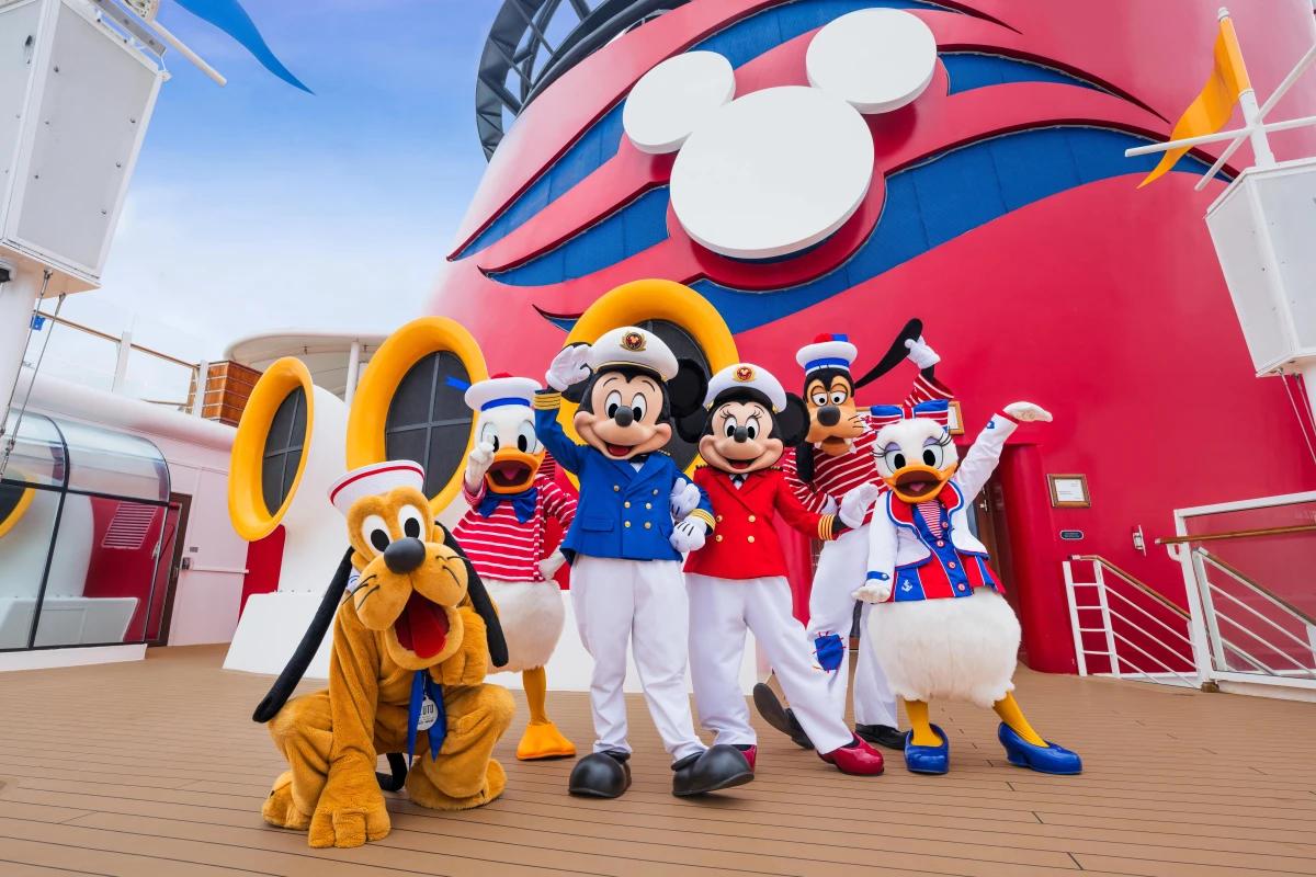 https://media.leisurecom.com/cruise/image-2025-08-07-16-43-45.webp